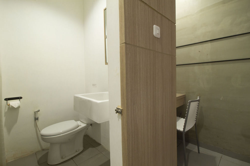 Reddoorz Plus @ Setiabudi Eight Τζακάρτα Εξωτερικό φωτογραφία
