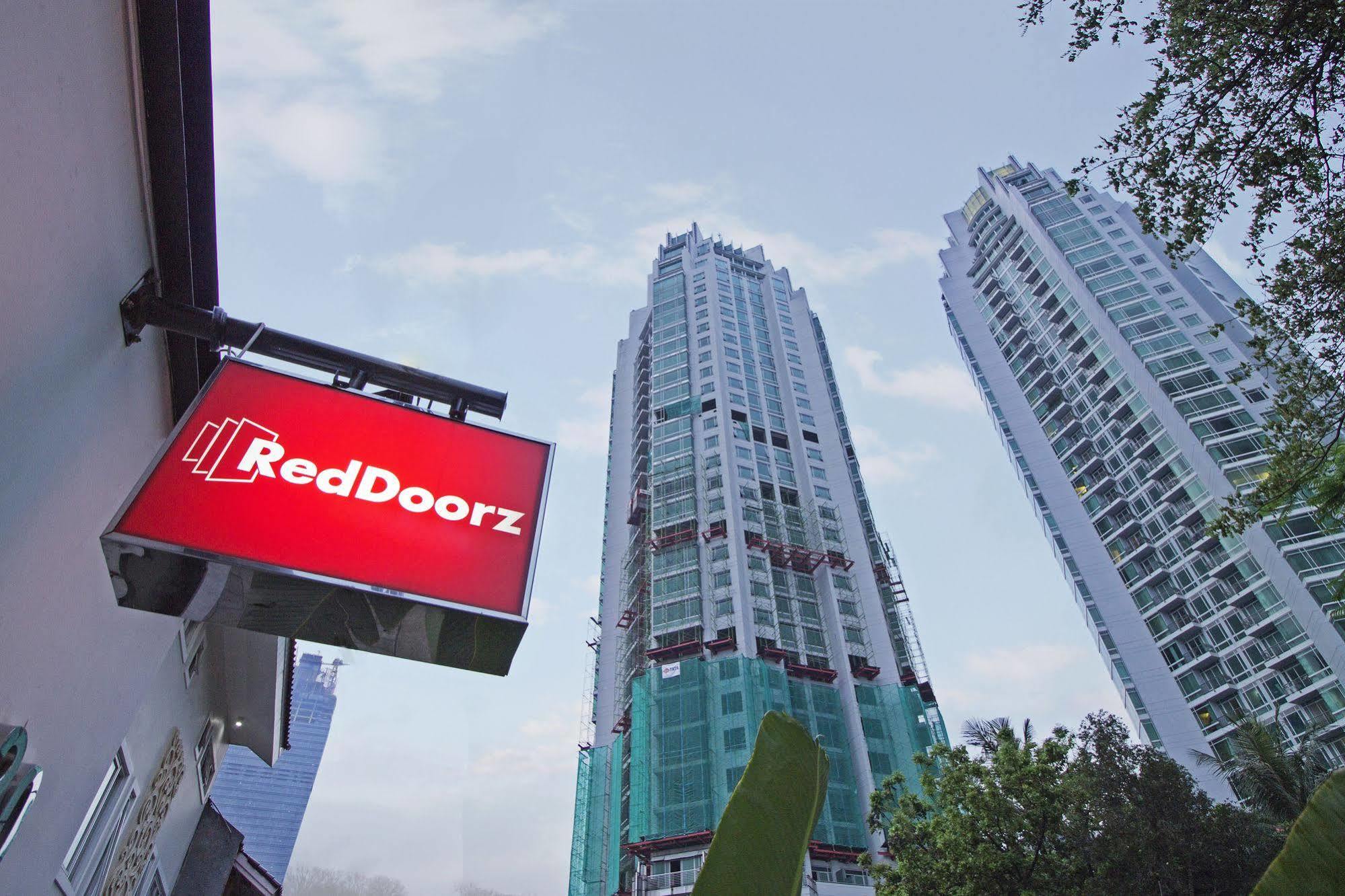 Reddoorz Plus @ Setiabudi Eight Τζακάρτα Εξωτερικό φωτογραφία