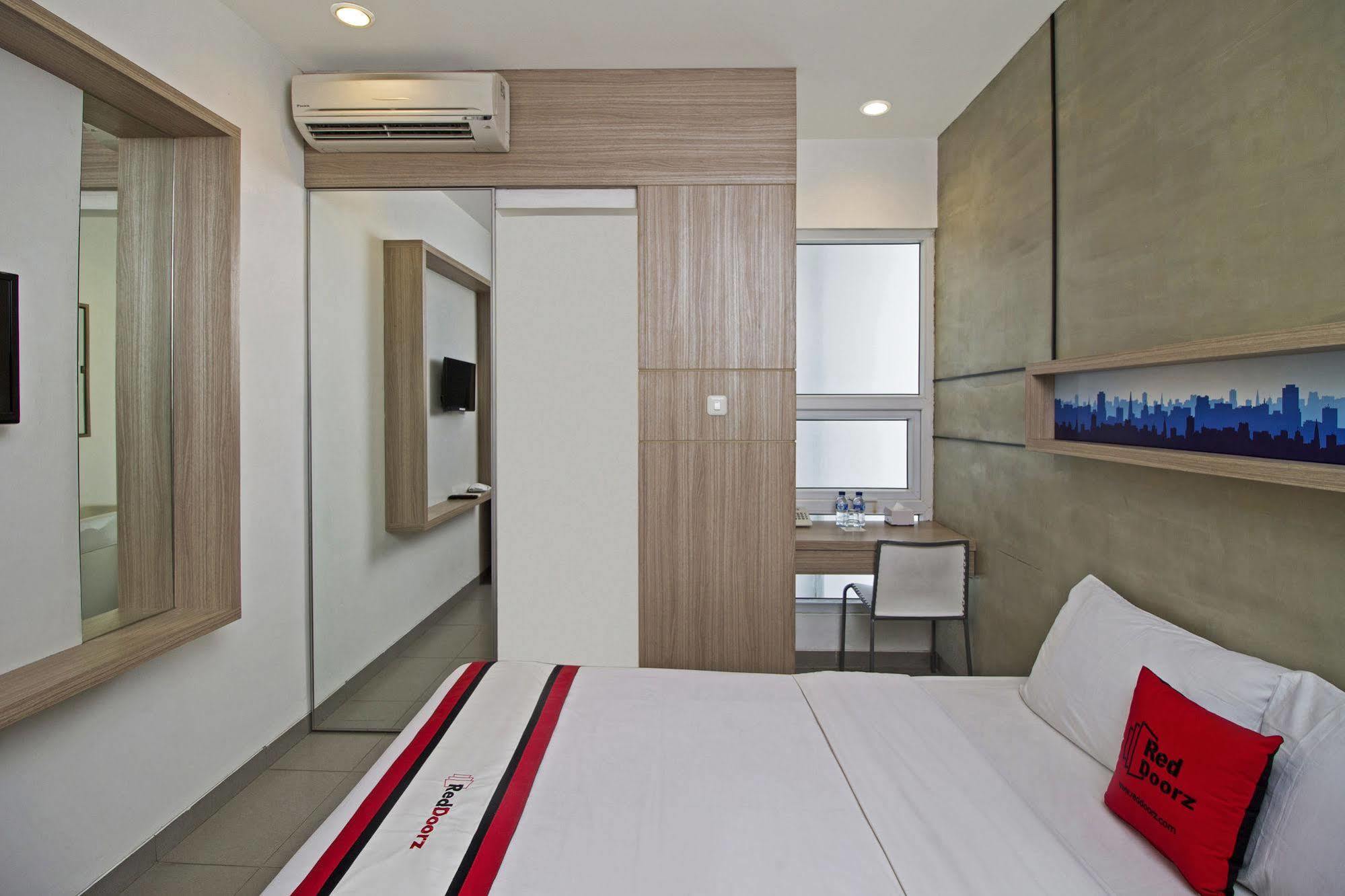 Reddoorz Plus @ Setiabudi Eight Τζακάρτα Εξωτερικό φωτογραφία