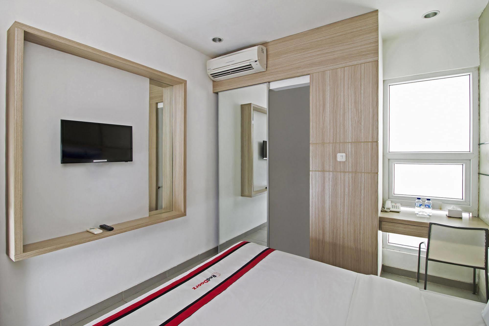 Reddoorz Plus @ Setiabudi Eight Τζακάρτα Εξωτερικό φωτογραφία